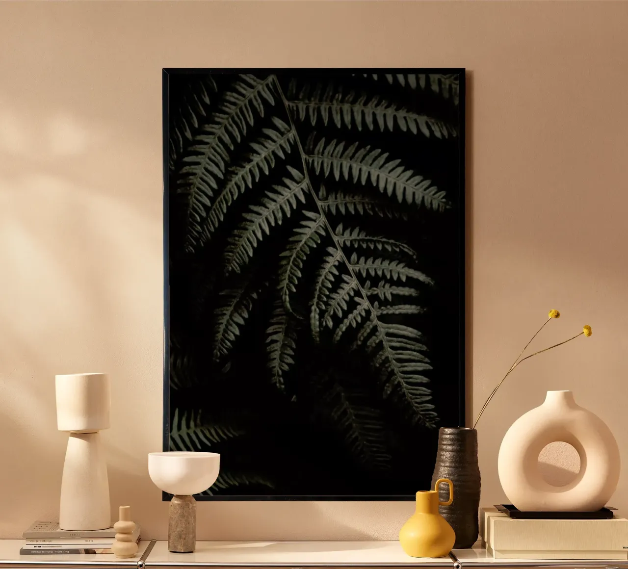 Dark Forests Fern poster con telaio in legno da Studio Nahili