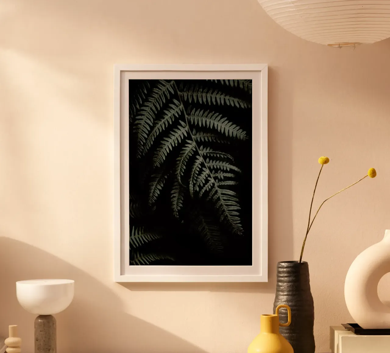 Dark Forests Fern poster con telaio in legno da Studio Nahili