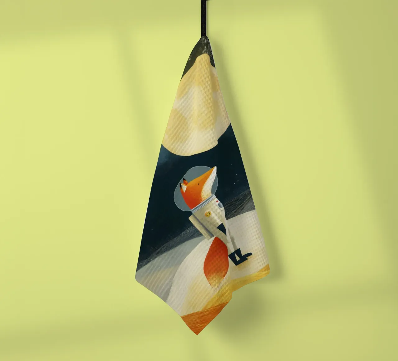 Volpe astronauta che fluttua nello spazio - Arte minimalista per bambini canovaccio da cucina da Modern Muse