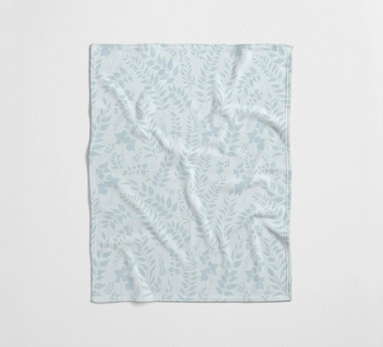 Greenery Botanical Print Blaue Blätter Fleecedecke von SilverPegasus