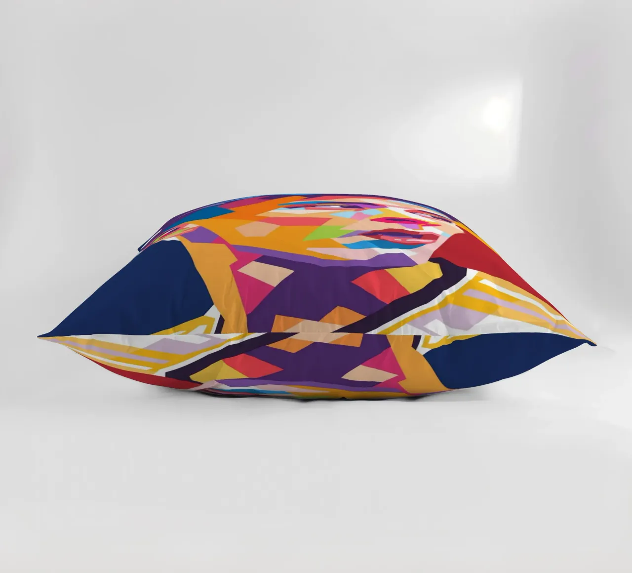 Arda Guller ritratto pop art cuscino da Hantamrata