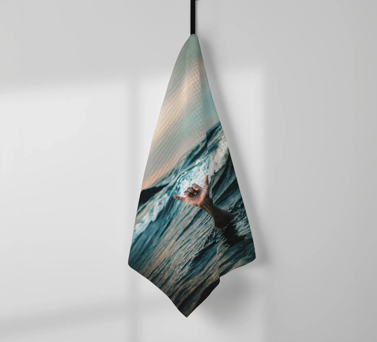 Drownin’ Cool – Shaka Gesture Art canovaccio da cucina da BLICKPUNKT