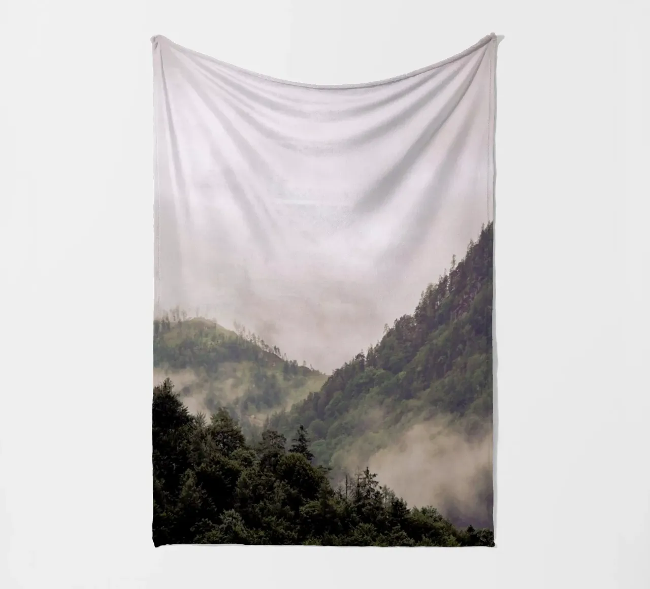 Misty Moody Woods coperta in pile da Studio Nahili