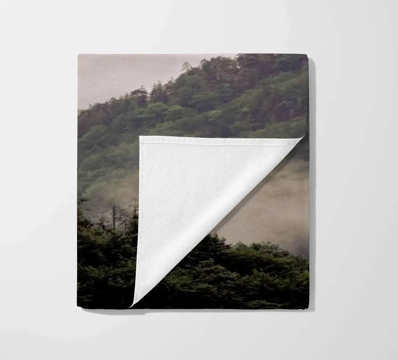 Misty Moody Woods telo mare da Studio Nahili
