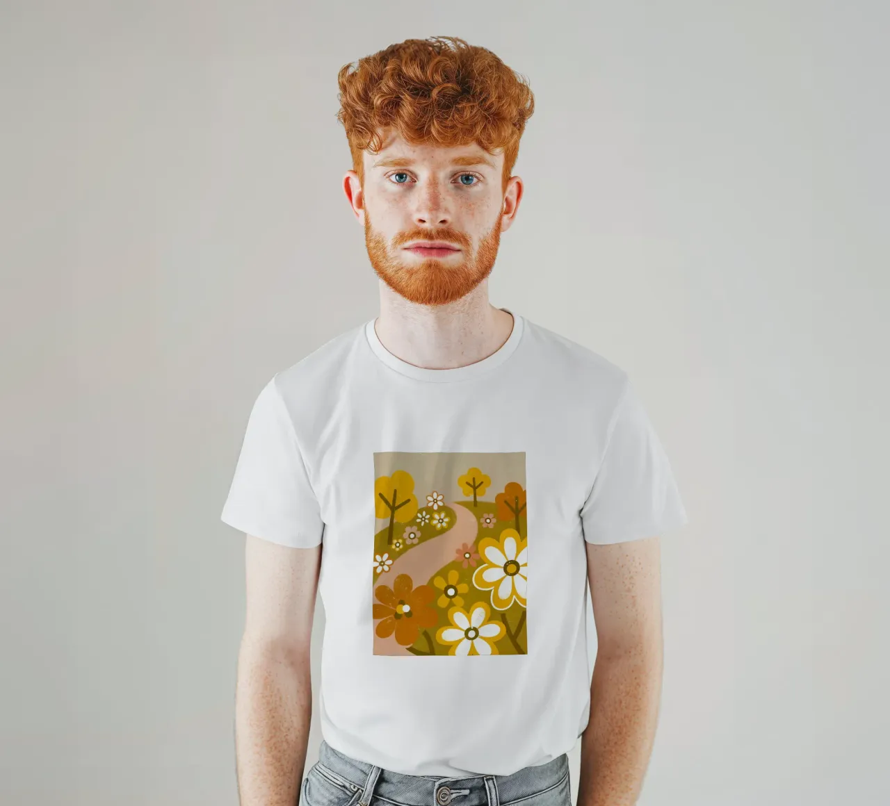 Retro Pop Blumengarten T-Shirt von THE LATEST SHOP