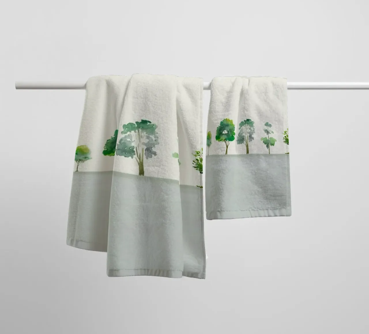 A Row Of Trees asciugamano da bagno da Nadjaa