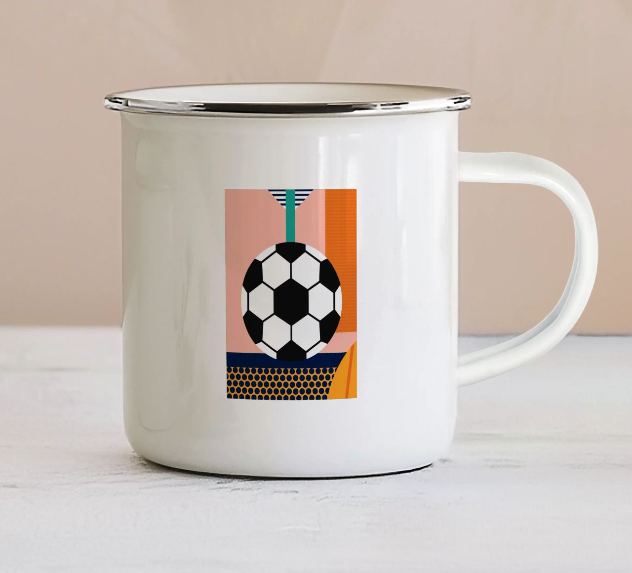 Calcio tazza in smalto da LOOK DIFFERENT