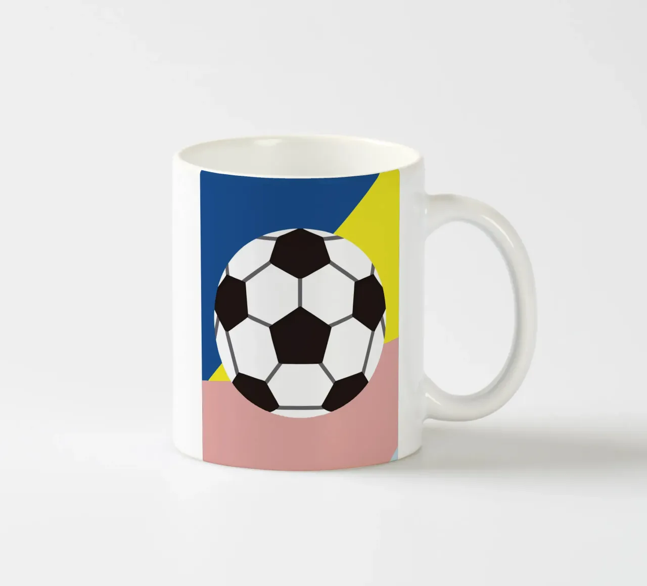 Calcio tazza in ceramica da LOOK DIFFERENT