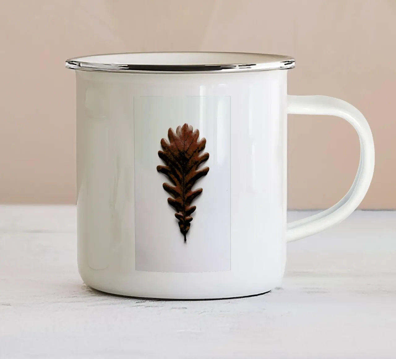 Shapes - Grafic Oak Leaf tazza in smalto da Studio Nahili