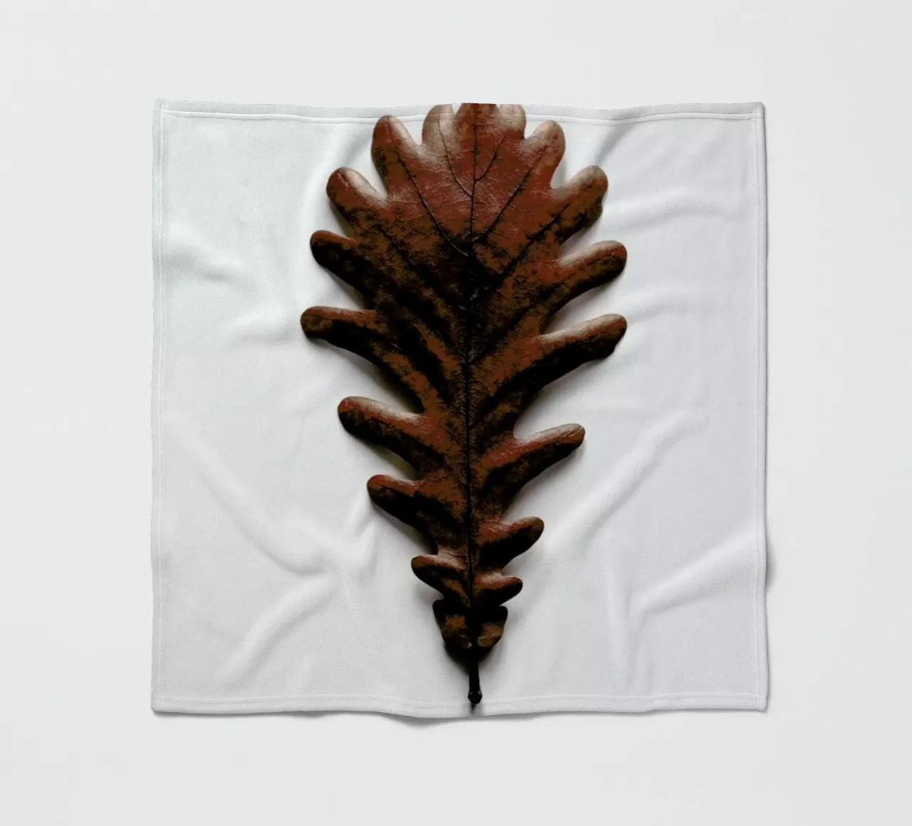 Shapes - Grafic Oak Leaf coperta in pile da Studio Nahili