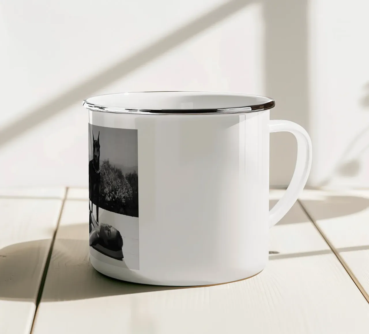 prendere il sole con i cani tazza in smalto da Takeme
