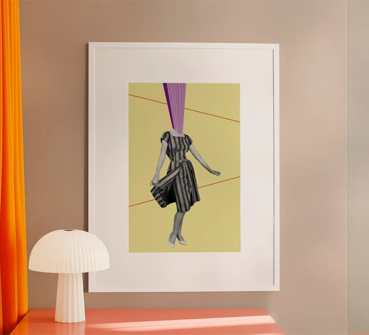 Yellow Shoot poster con telaio in legno da The Gently Unfurling Sneak