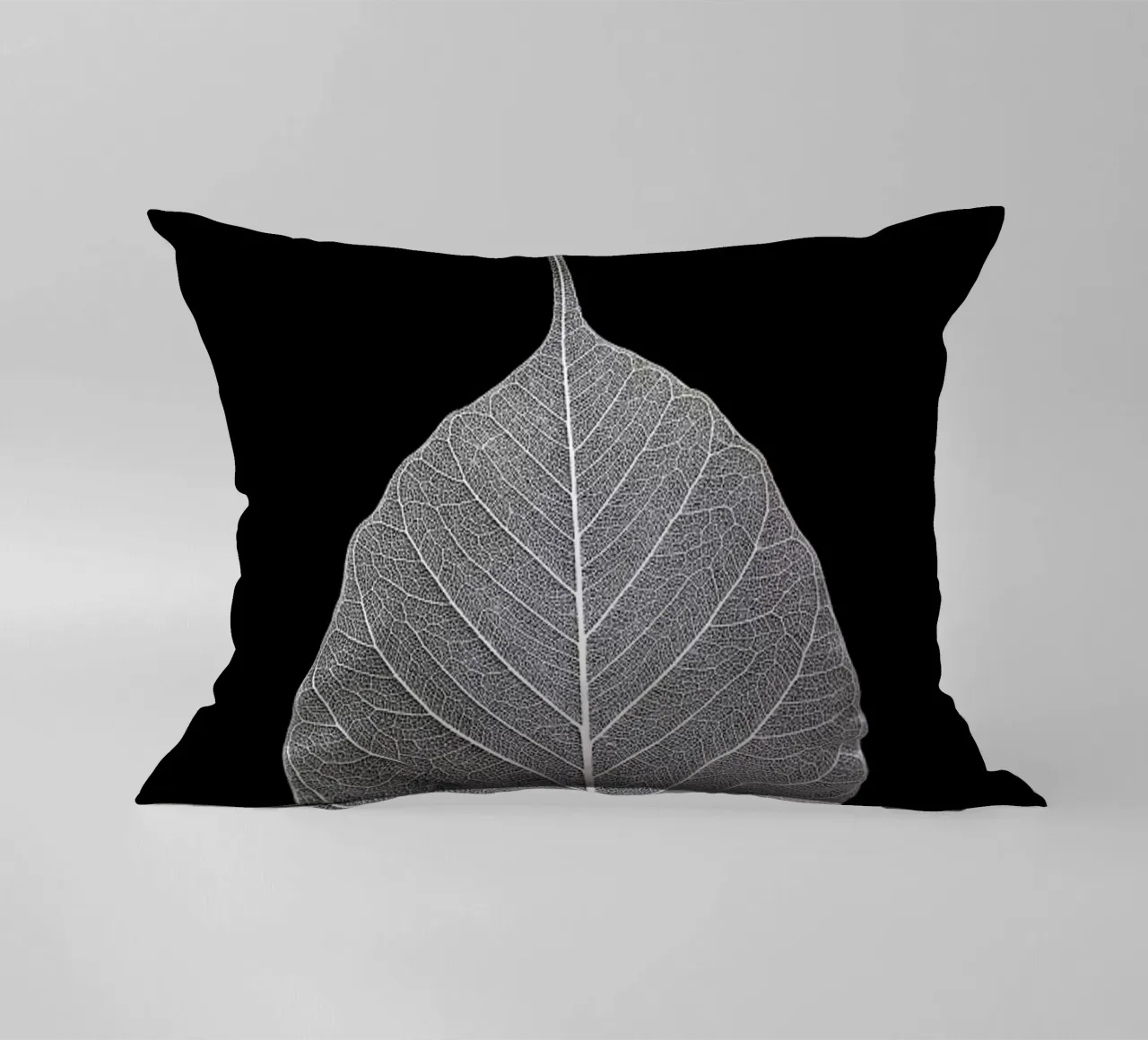 Veins of Life 2 - White Leaf cuscino da Studio Nahili