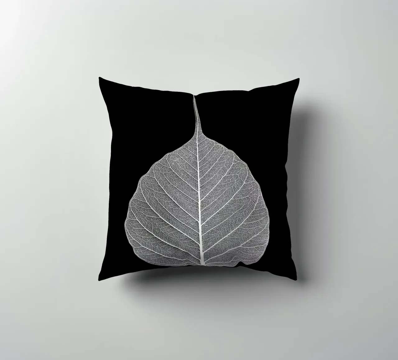 Veins of Life 2 - White Leaf cuscino da Studio Nahili