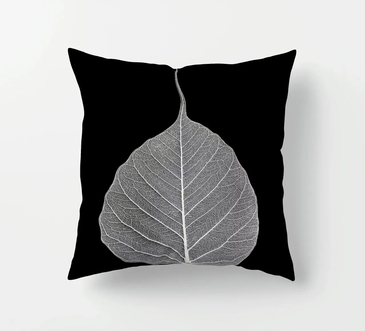 Veins of Life 2 - White Leaf cuscino da Studio Nahili