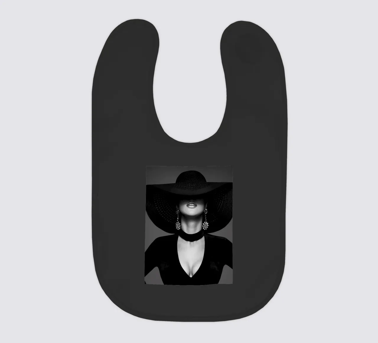 Bello bavaglino da Lorraine Mooore