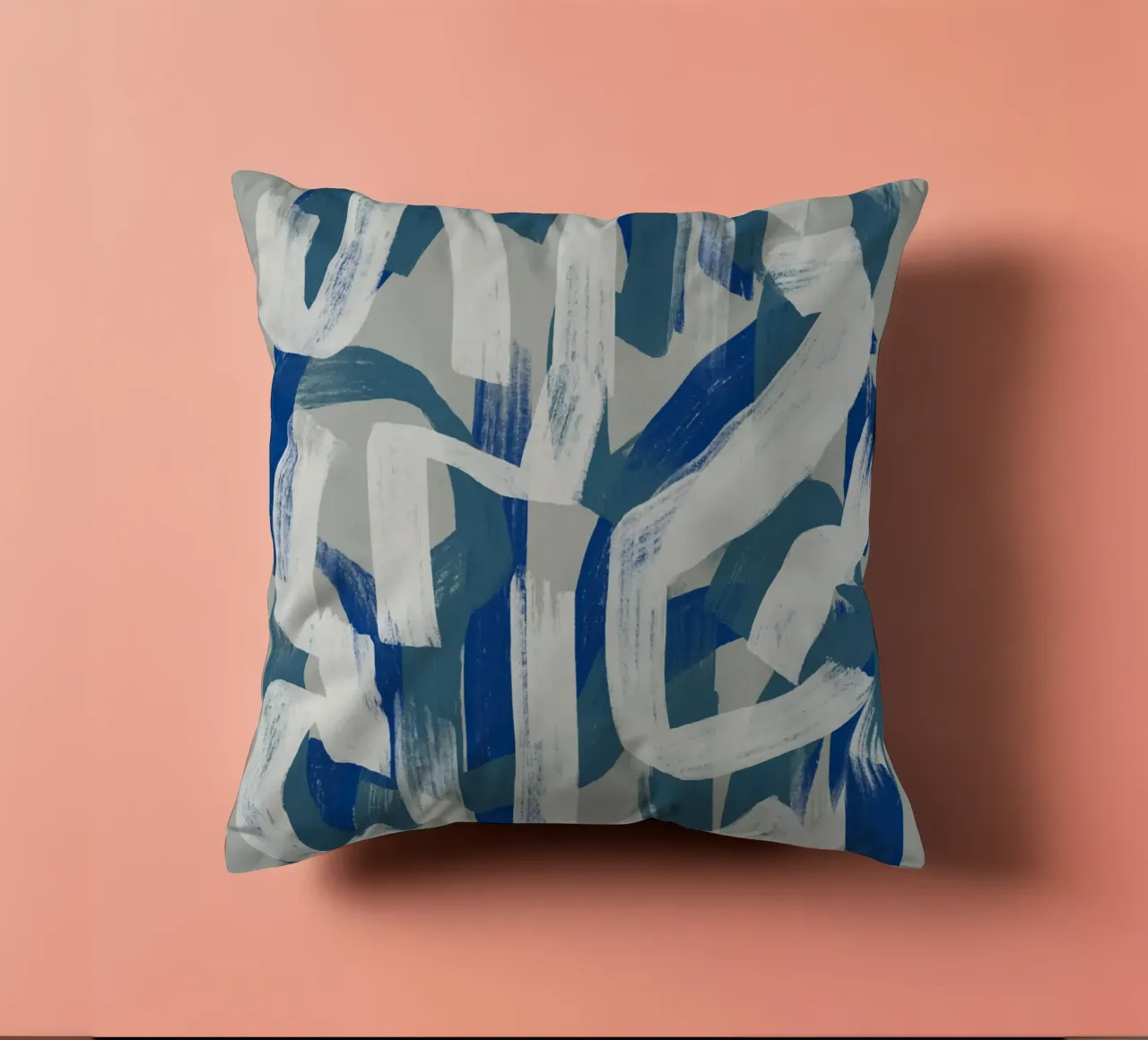 Droog penseel abstract in grijs en blauw 02 kussen van Little Dean