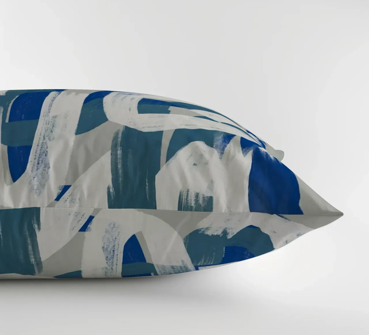 Droog penseel abstract in grijs en blauw 02 kussen van Little Dean