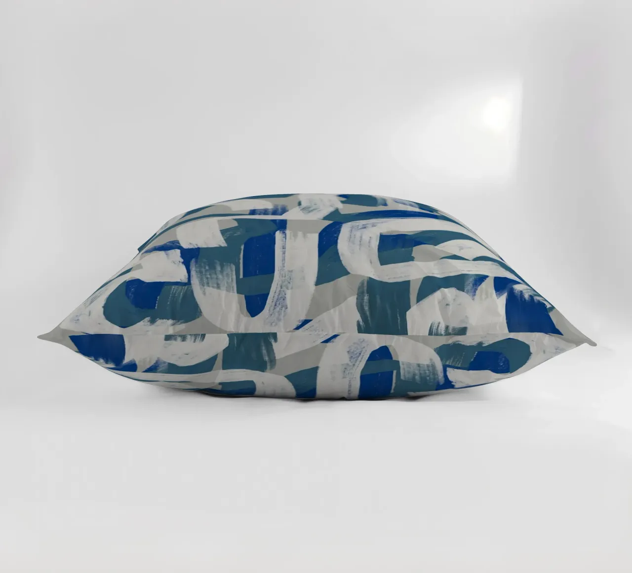 Droog penseel abstract in grijs en blauw 02 kussen van Little Dean