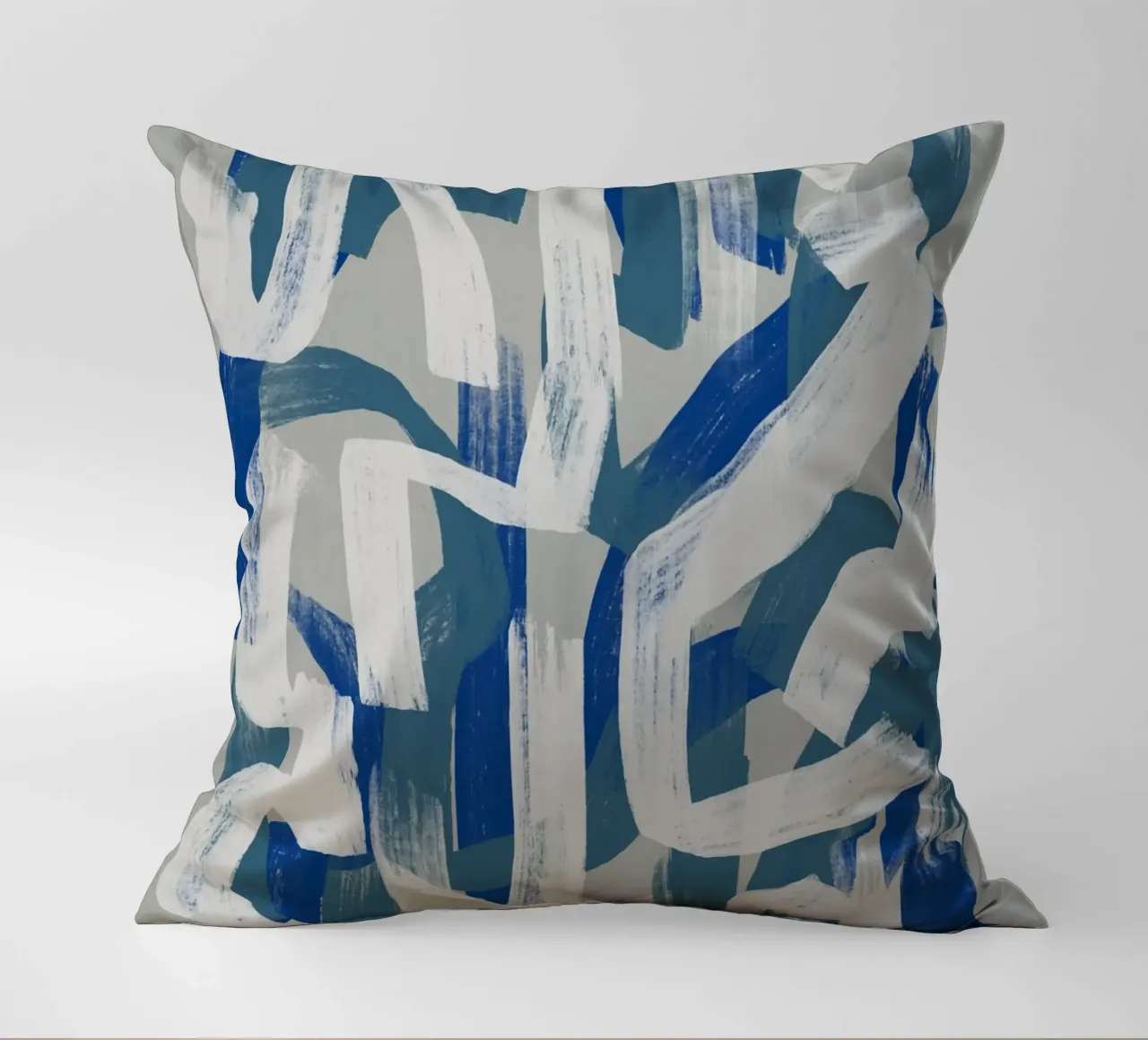 Droog penseel abstract in grijs en blauw 02 kussen van Little Dean