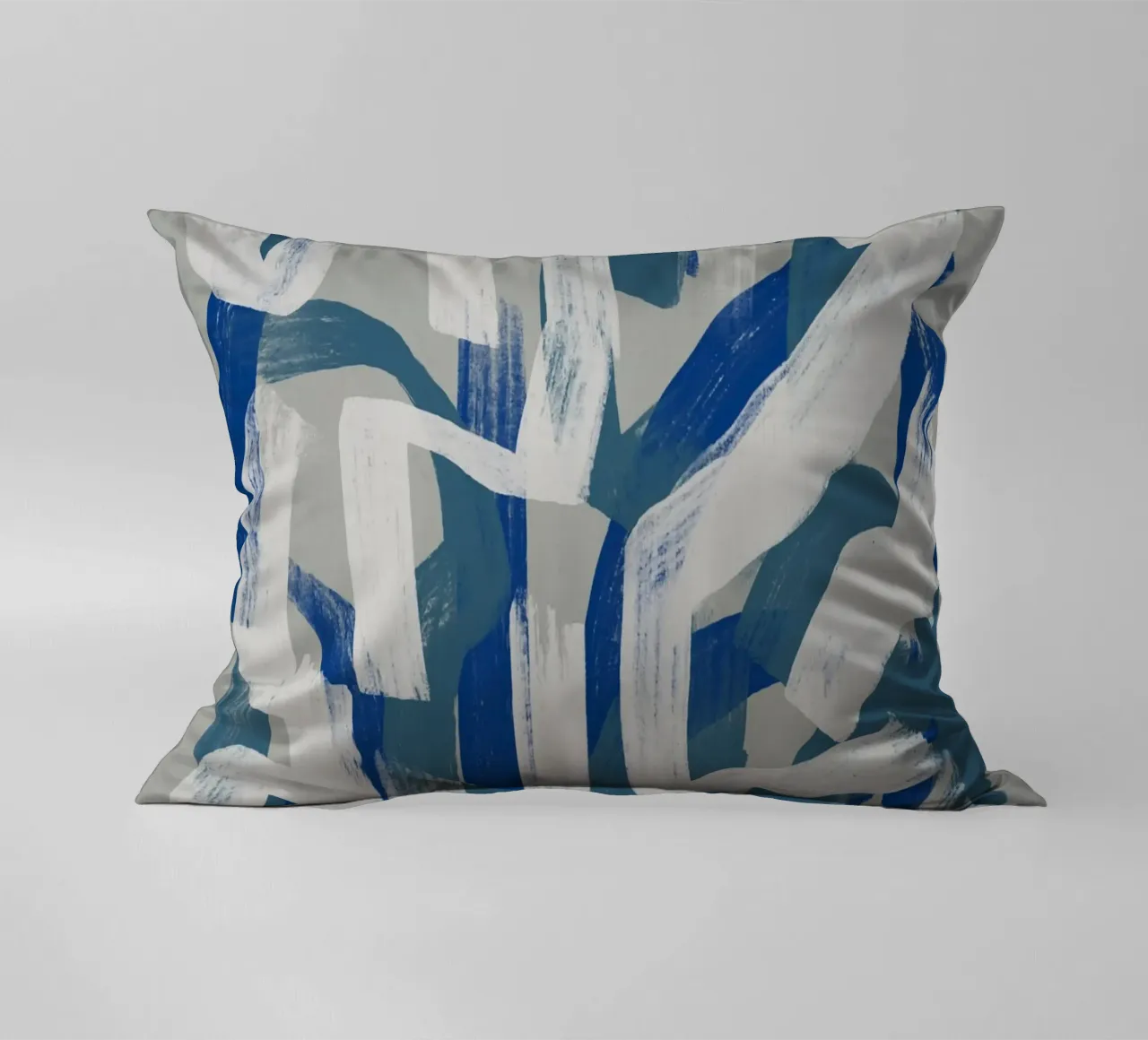 Droog penseel abstract in grijs en blauw 02 kussen van Little Dean