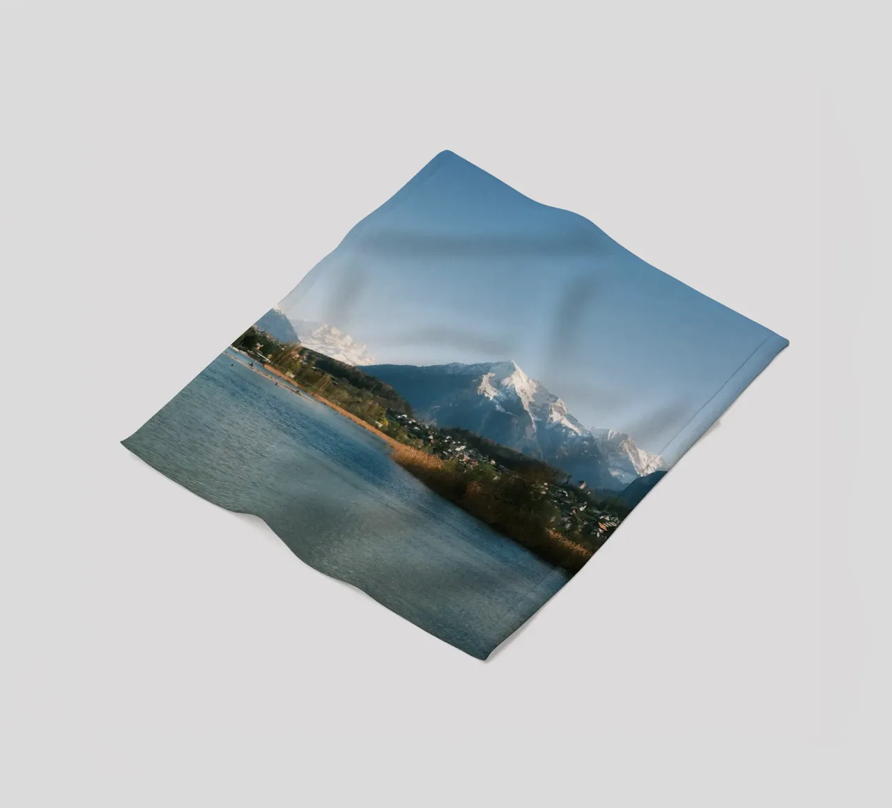 Spring Calm at the Foot of the Niesen coperta in pile da FujiSwiss