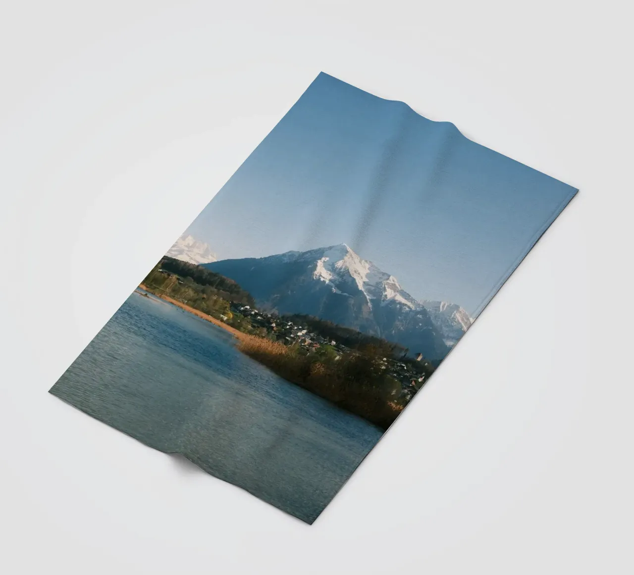 Spring Calm at the Foot of the Niesen coperta in pile da FujiSwiss