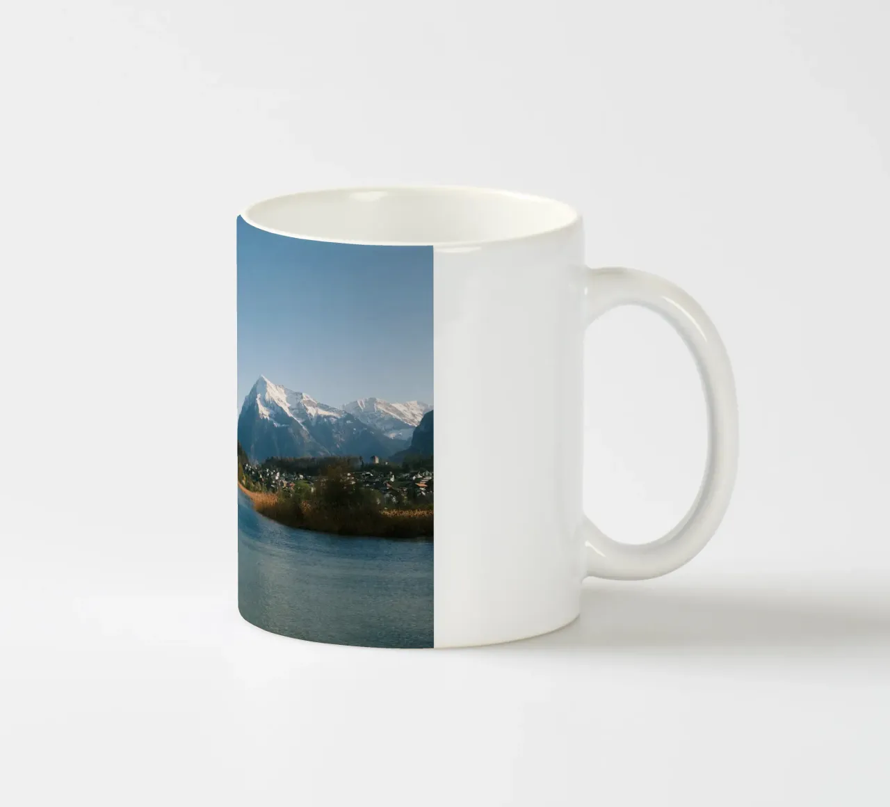 Spring Calm at the Foot of the Niesen tazza in ceramica da FujiSwiss