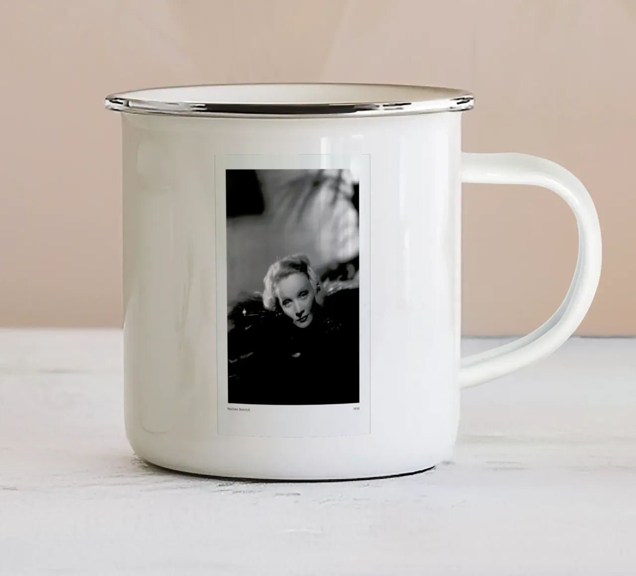 Marlene Dietrich tazza in smalto da ARTOTHEK