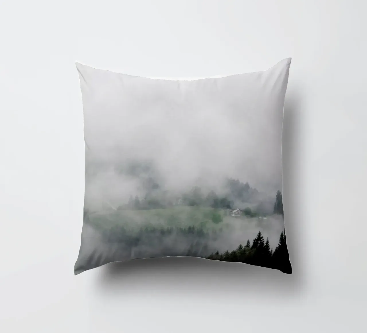 The House in the Mountains cuscino da Studio Nahili
