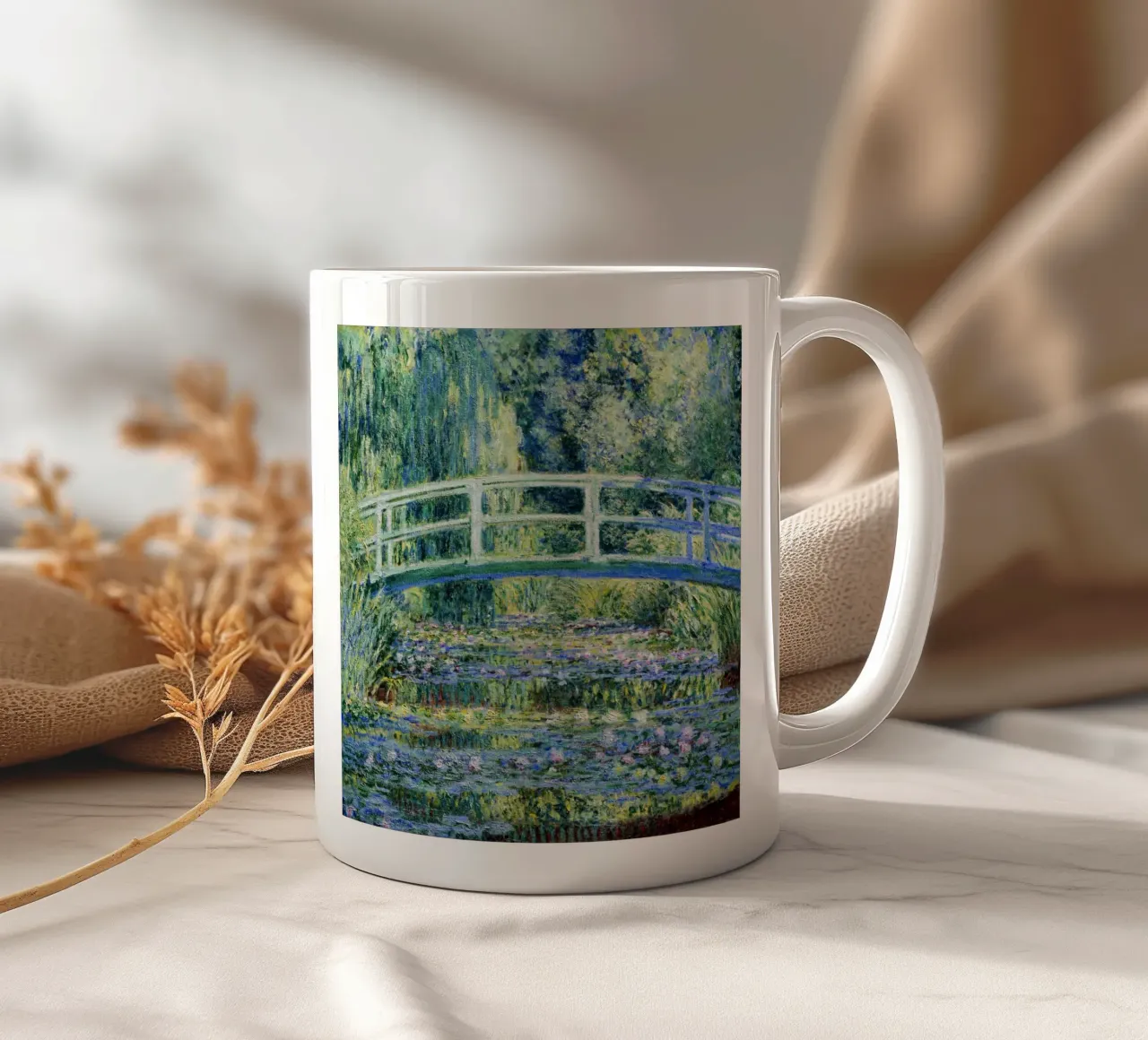 Ninfee e ponte giapponese di Claude Monet (1899) tazza in ceramica da Venus Art