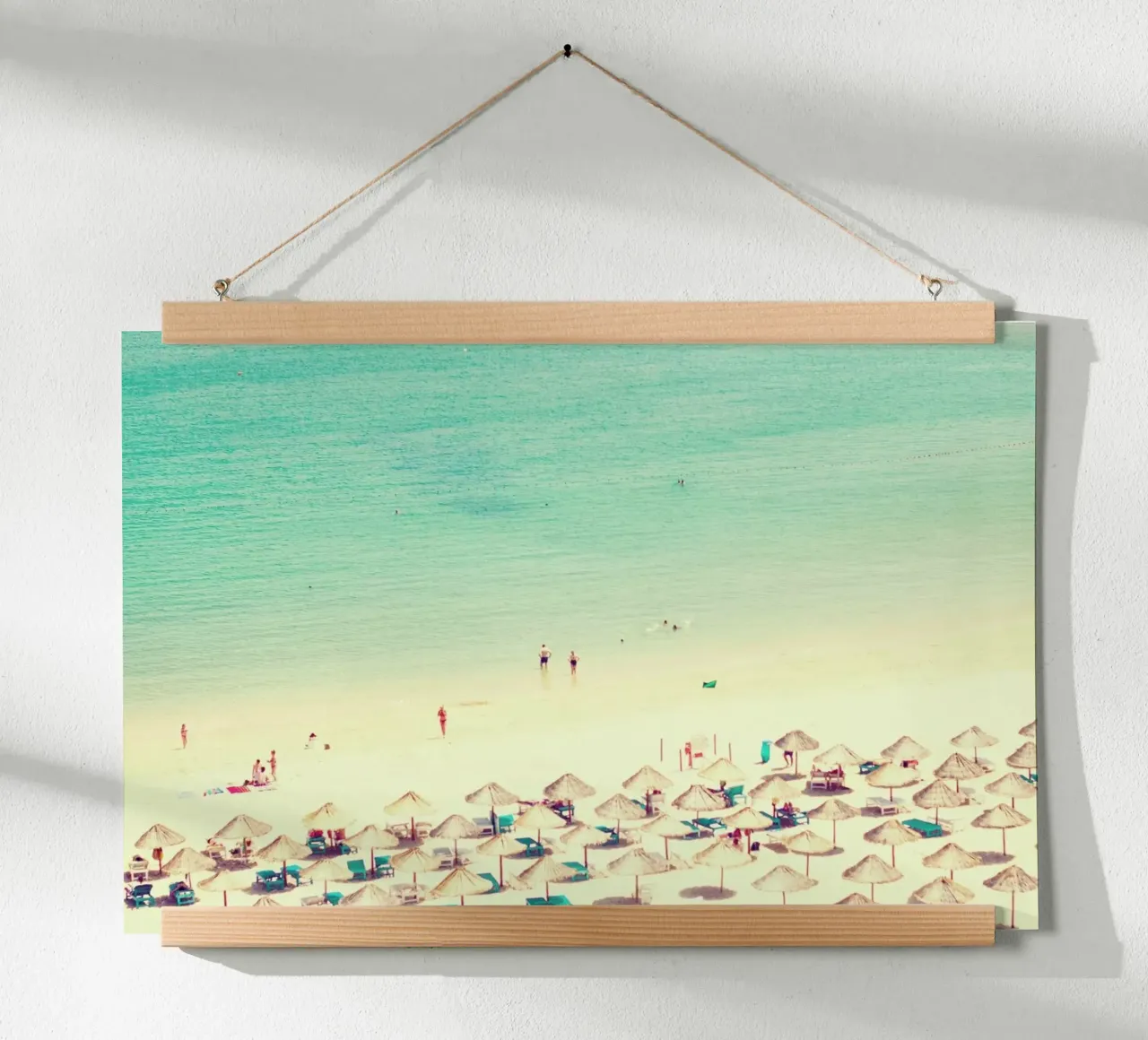 beach life poster con telaio in plastica da Ingrid Beddoes