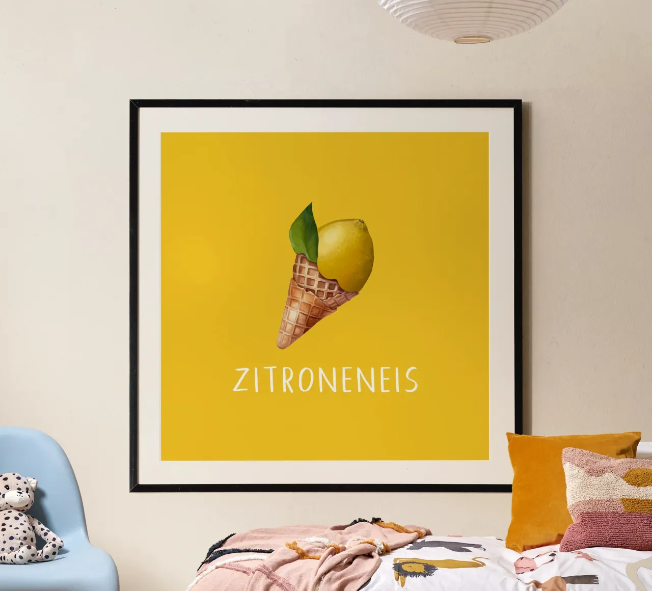 Illustration d'un cône de crème glacée au citron - Texte sur fond jaune poster avec cadre en bois de Stilrausch