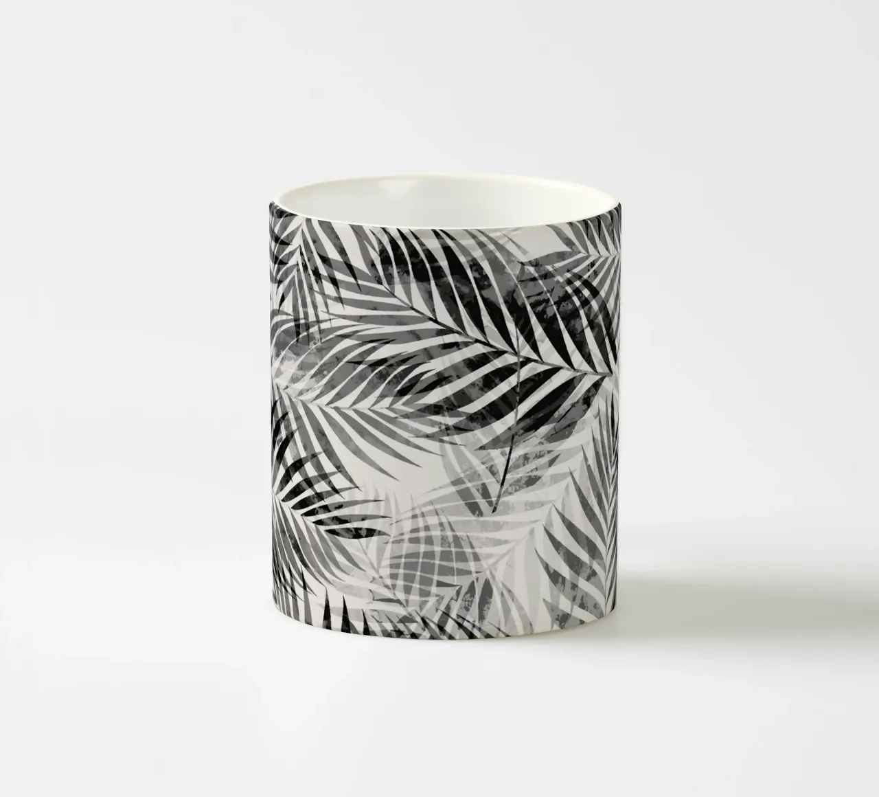 Foglie di palma in bianco e nero tazza in ceramica da SilverPegasus