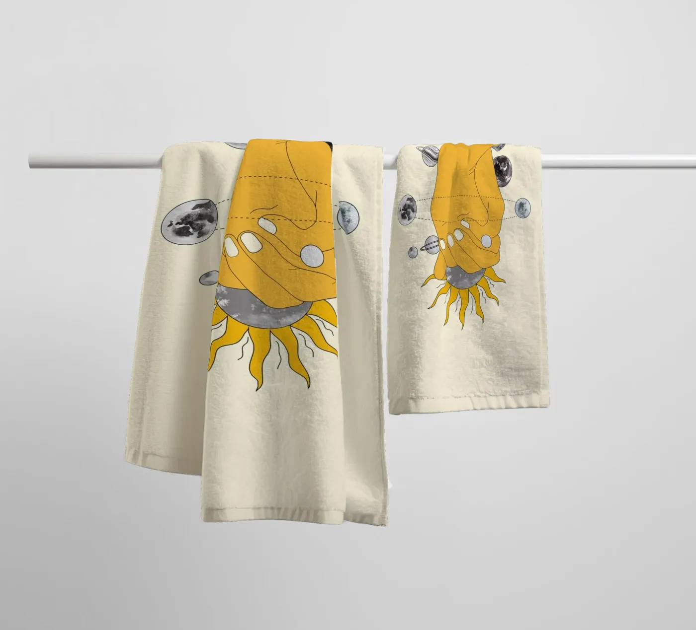 Everything Revolves Around Us badhanddoek van Nadjaa