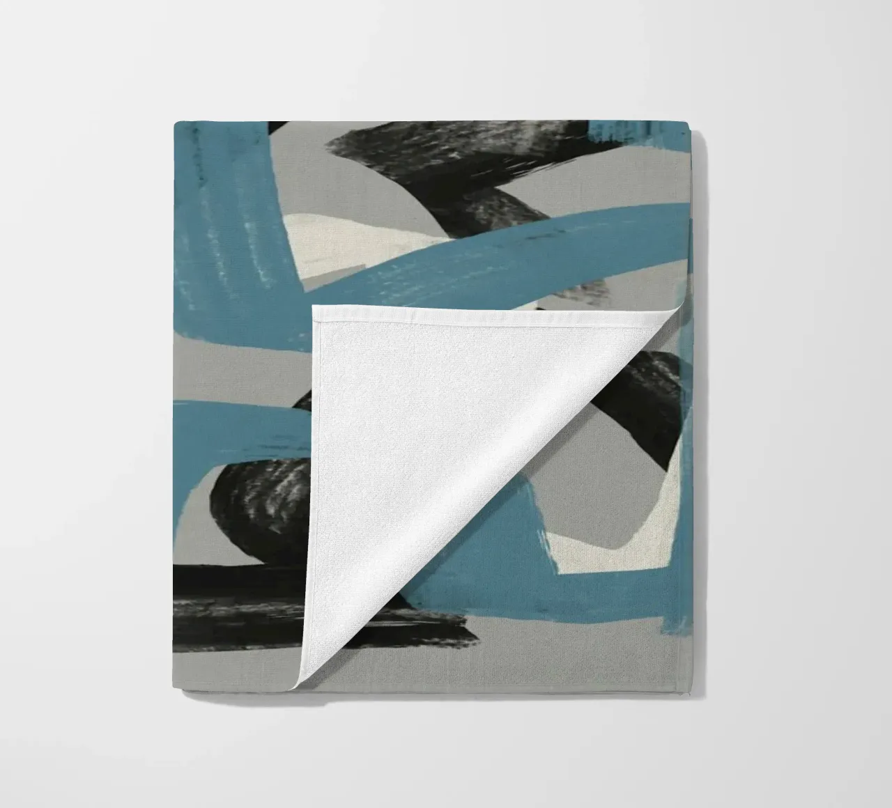 Droog penseel abstract in grijs strandhanddoek van Little Dean