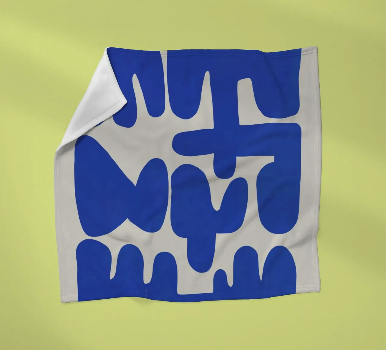 Disposizione di forme irregolari in blu 02 coperta in pile da Little Dean