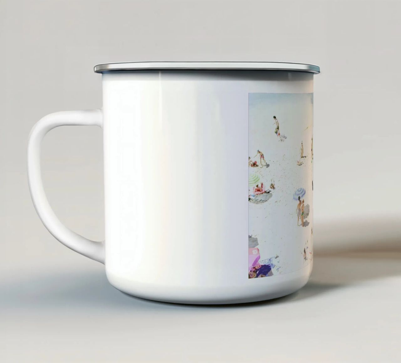 happy days tazza in smalto da Ingrid Beddoes