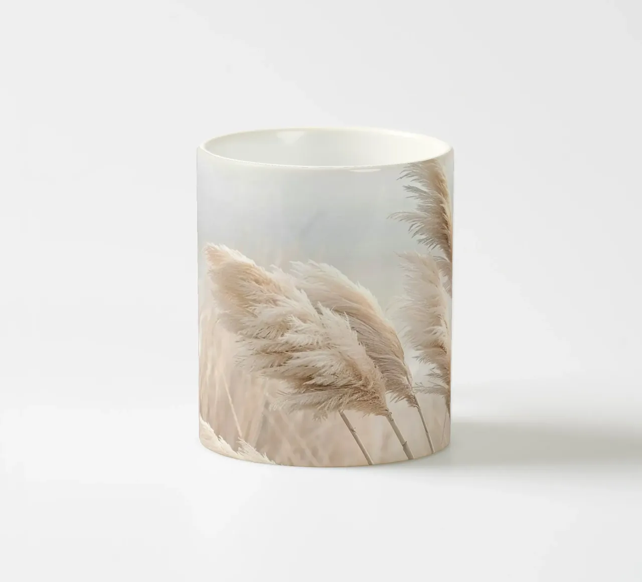 Poesia in riva al mare - l'erba della pampa in una leggera brezza tazza in ceramica da Melanie Viola