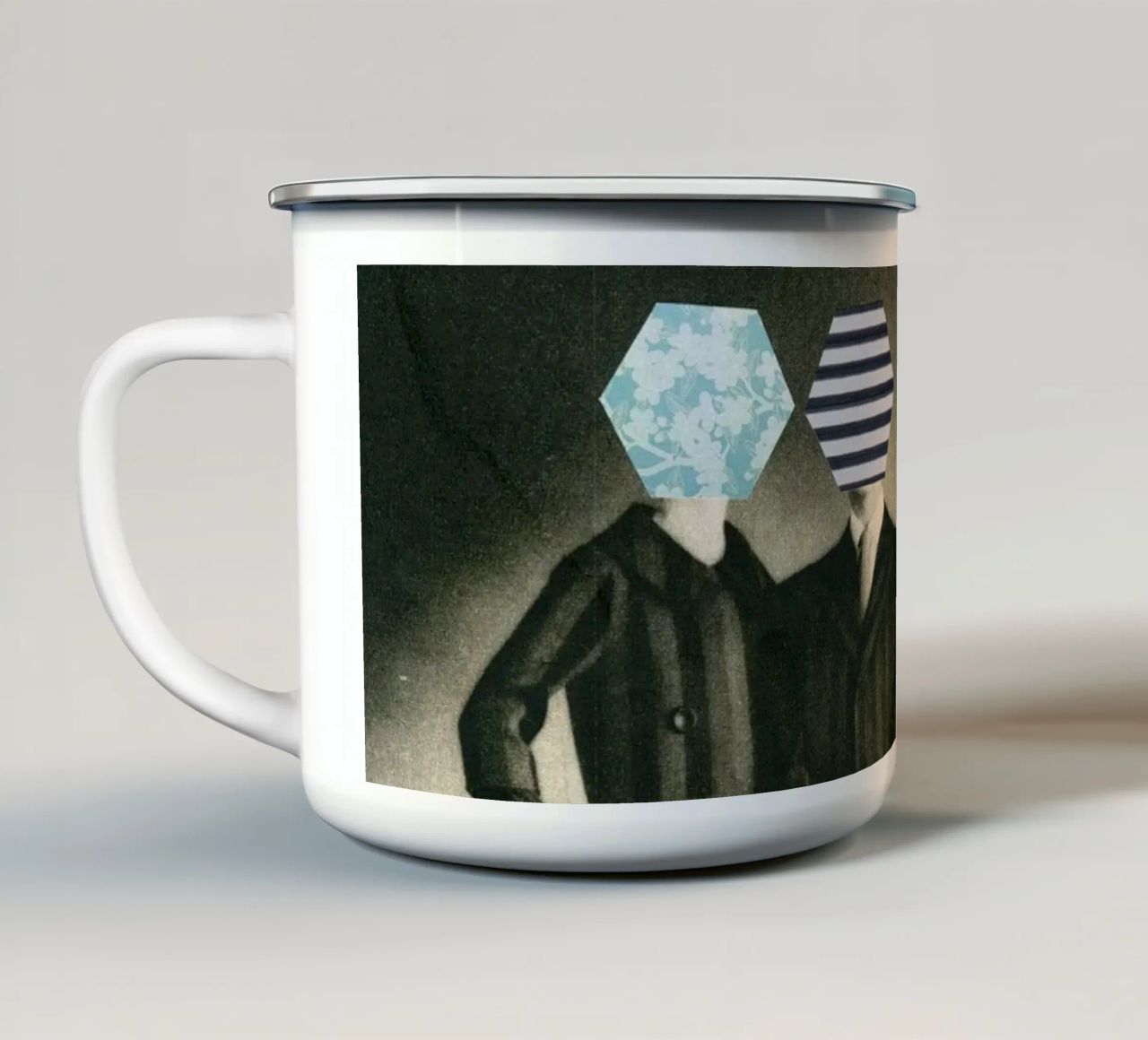 Moda moderna tazza in smalto da Cassia Beck Collage