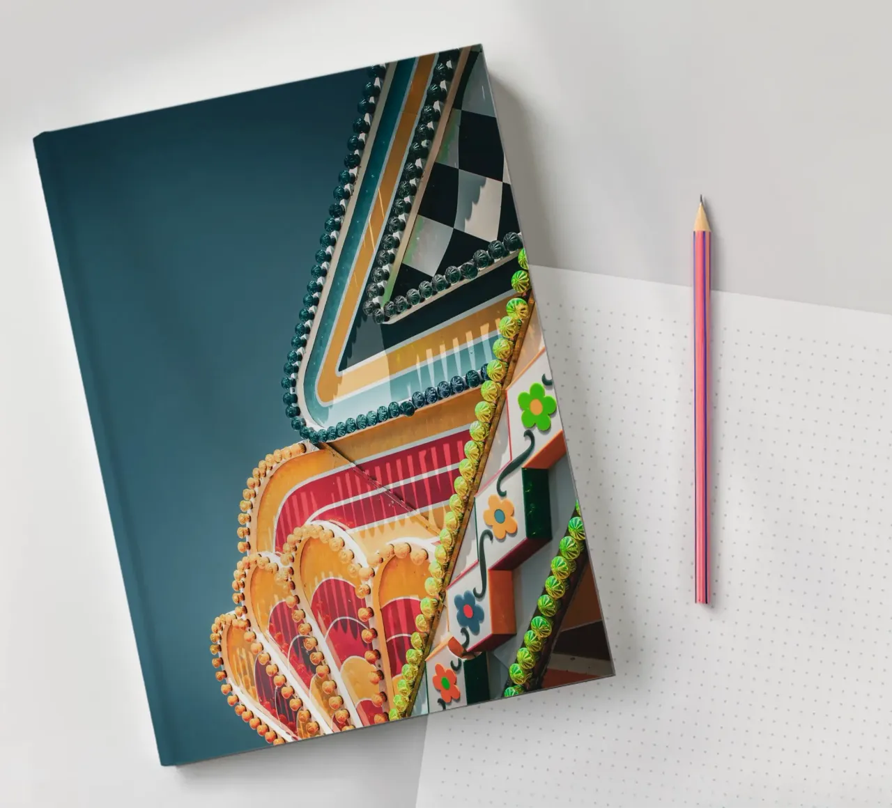 Glühbirnen notebook by Jonas Klein