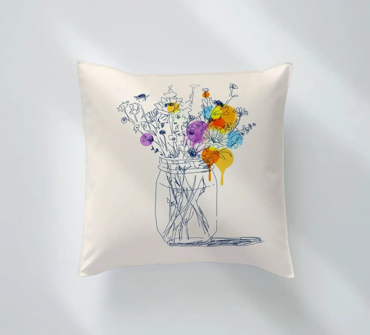 Flowers in a Jar cuscino da Indigo Rain