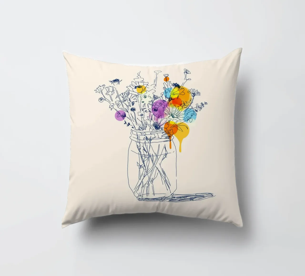 Flowers in a Jar cuscino da Indigo Rain