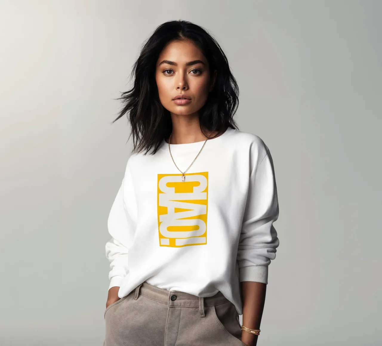 CIAO – Bold Greeting - Italian Hello Sweatshirt von QuooodZ by MooodzArt