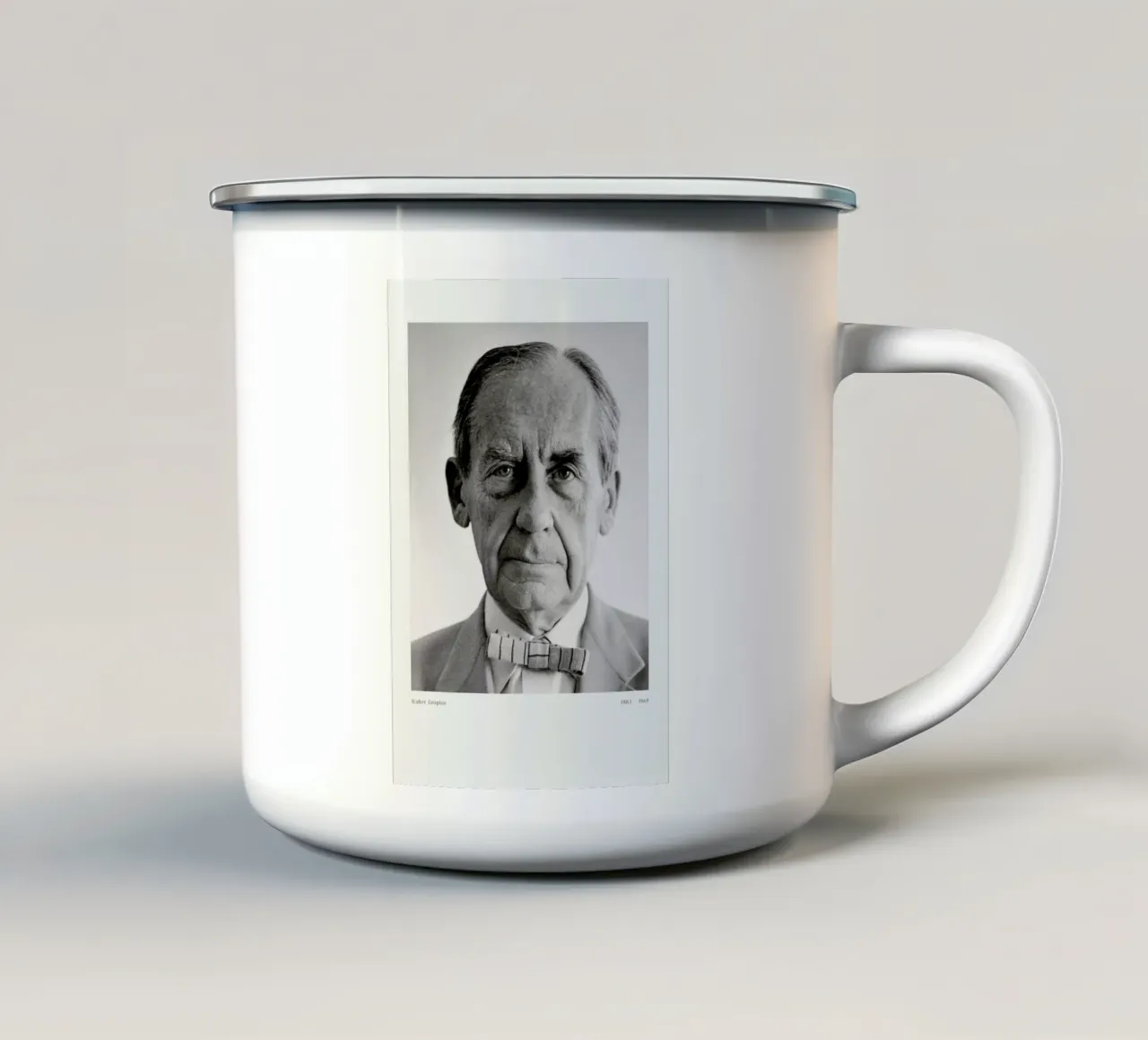 Franz Hubmann - Portrait of Walter Gropius tazza in smalto da ARTOTHEK
