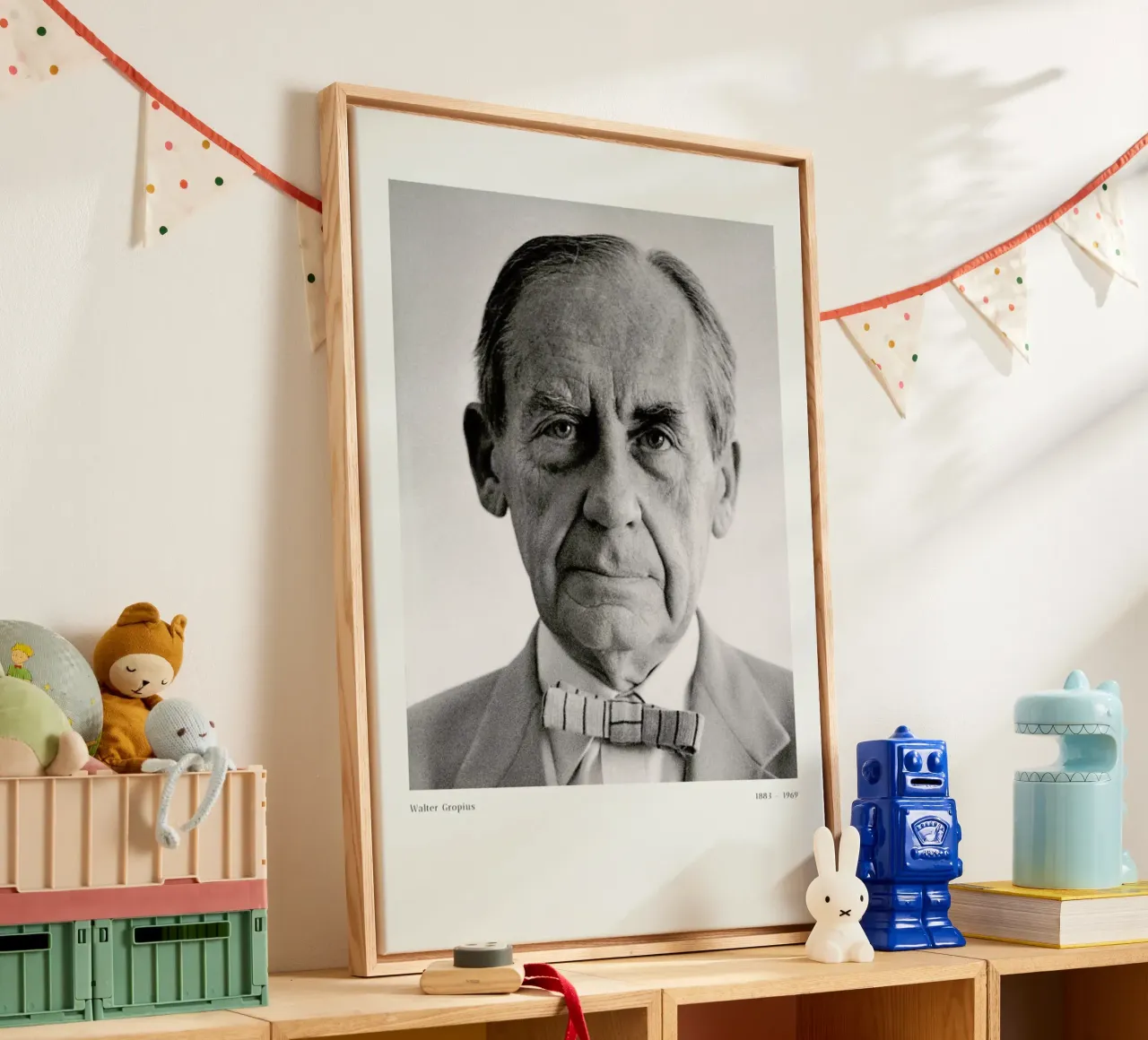 Franz Hubmann - Portrait of Walter Gropius lienzo con Marco flotante de ARTOTHEK