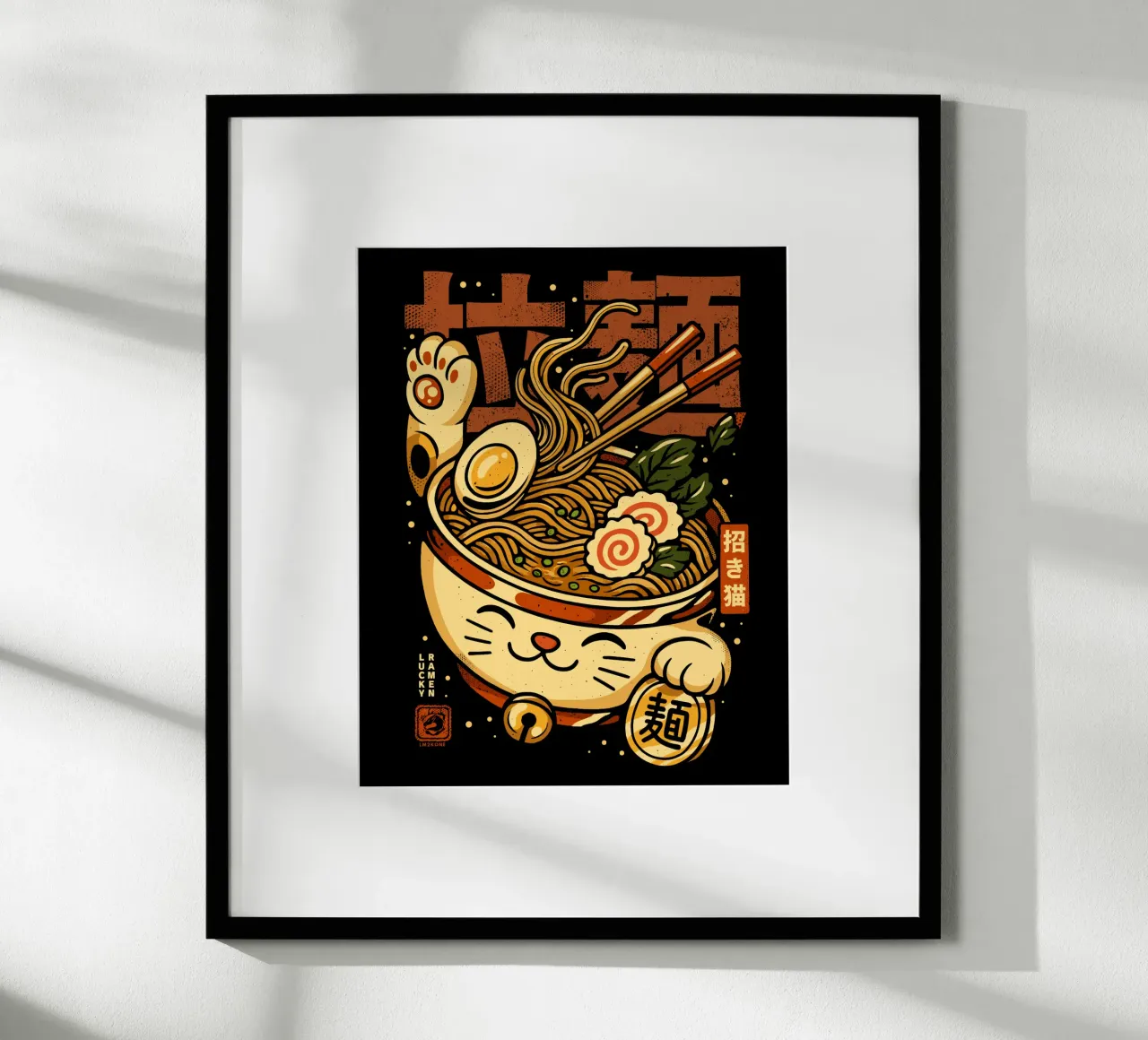Ramen di tagliatelle Lucky Cat poster con telaio in legno da LM2KONE