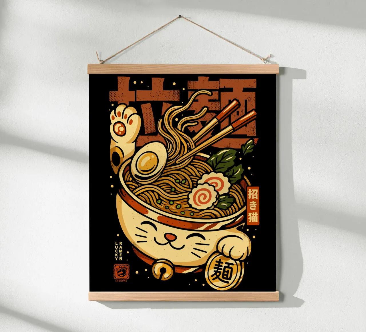 Ramen di tagliatelle Lucky Cat poster con telaio in legno da LM2KONE