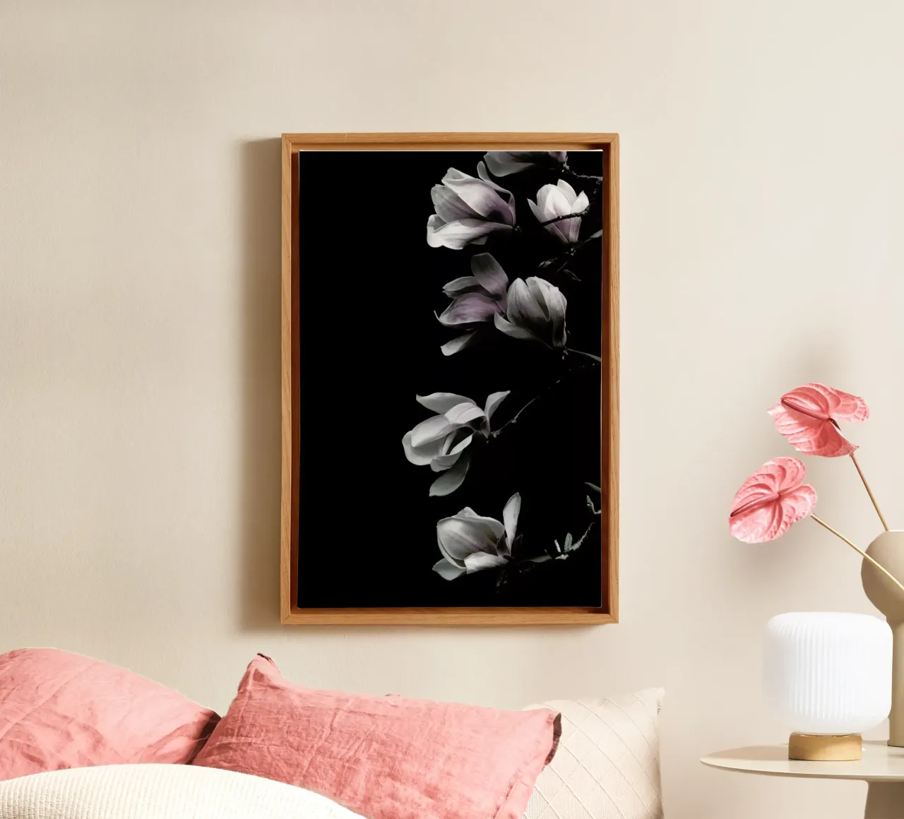 Minimal Magnolia On Black tela con Cornice a cassetta da Studio Nahili