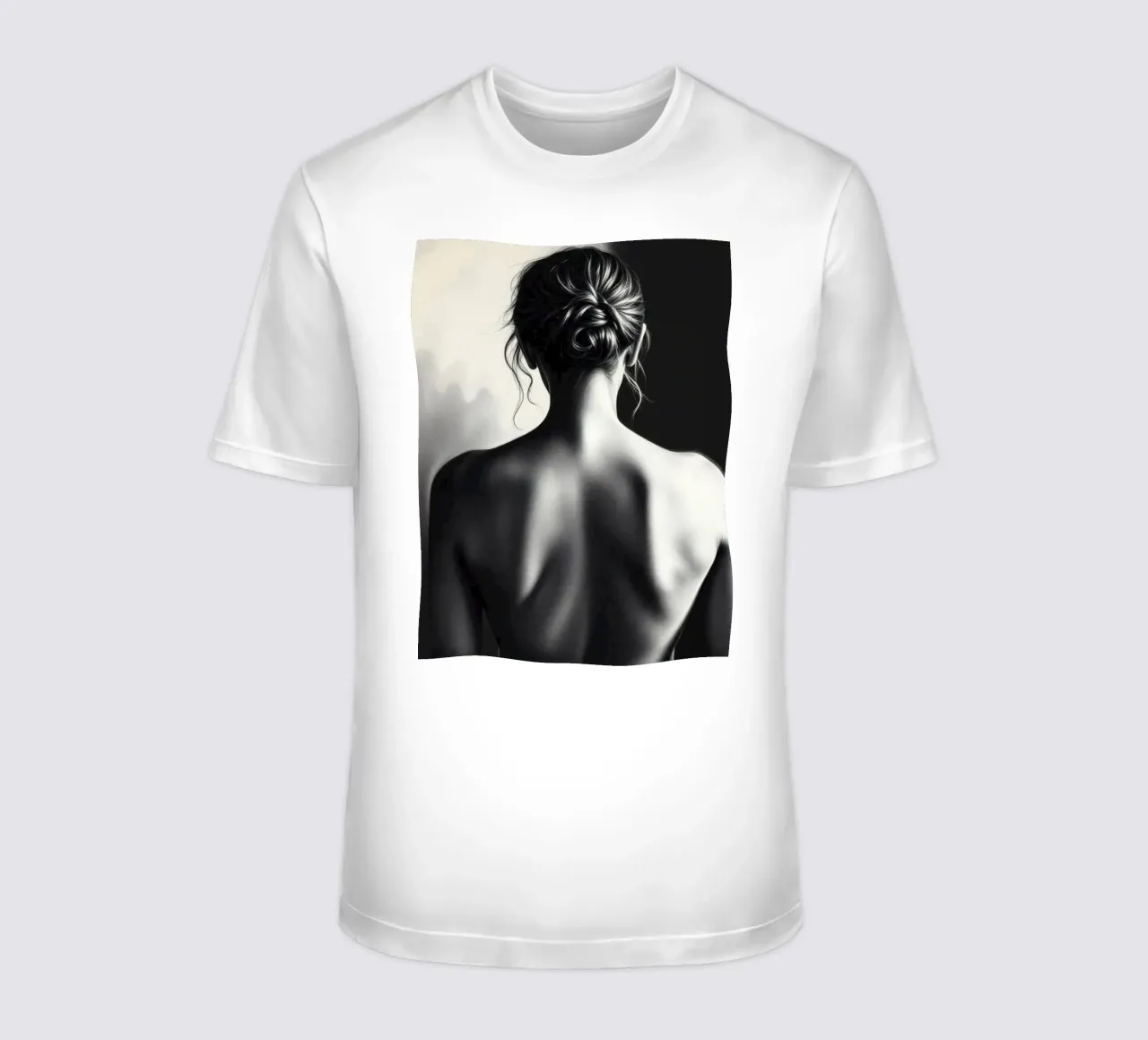 Ritratto di schiena di donna in scala di grigi che enfatizza le forme t-shirt da DesignDoodle